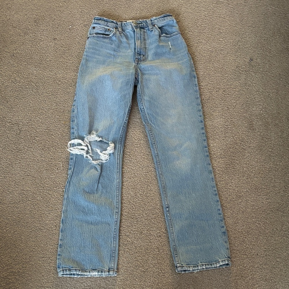 Abercrombie & Fitch- The 90s Straight Ultra High Rise size 25